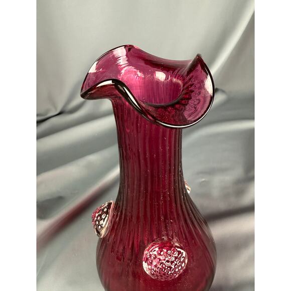Vintage Cranberry Red Art Glass Vase Hand Blown Ribbed Prunts Murano Style 7" - Picture 3 of 8